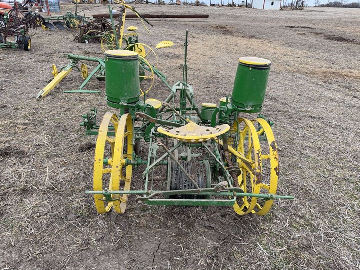 john-deere-two-row-planter-image-4