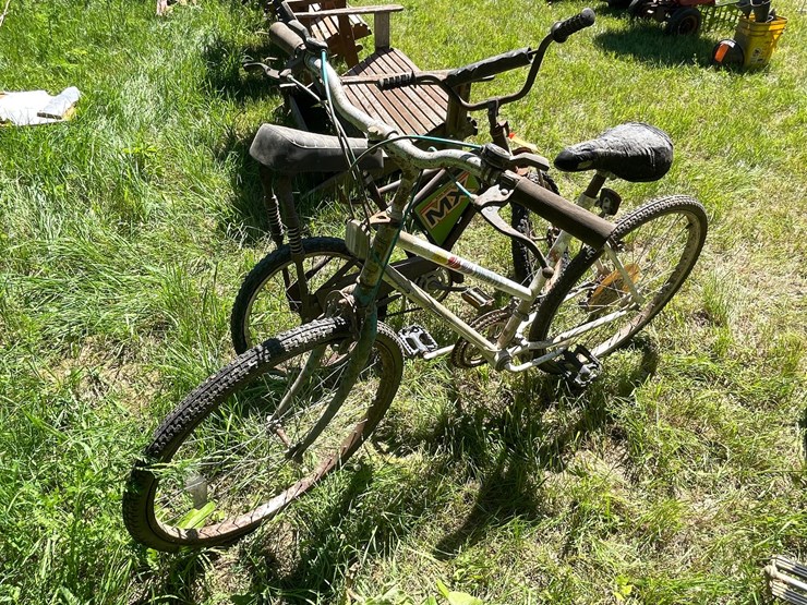 #3299-•-(2)-vintage-bikes-image-5