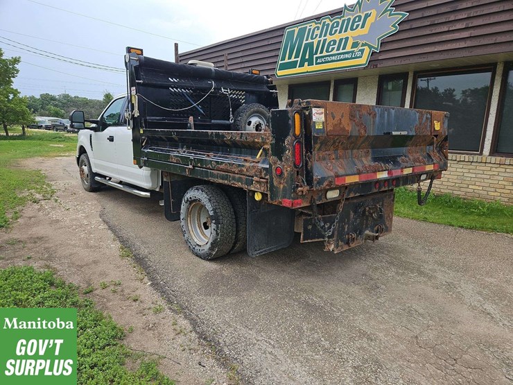 2017-ford-f350-image-10