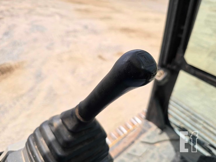 2017-caterpillar-349fl-image-18