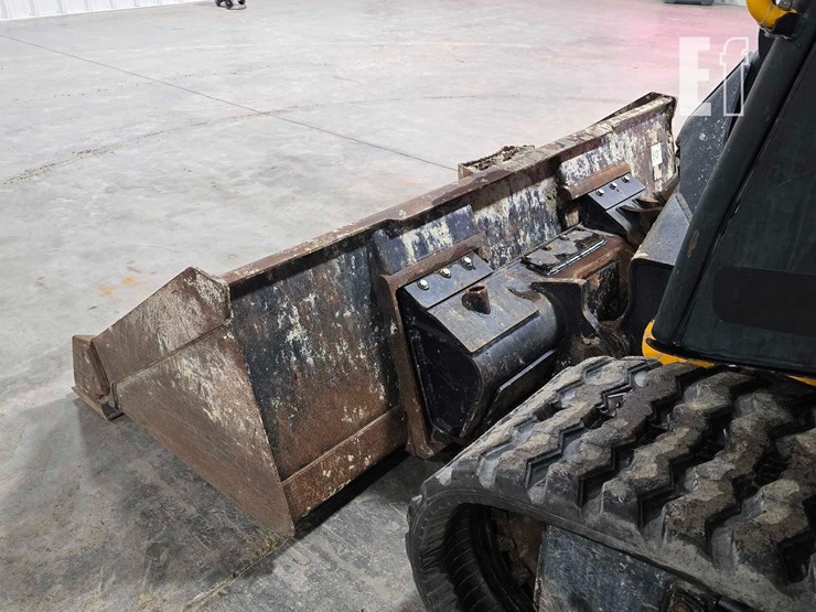 2022-jcb-3ts-8t-image-12