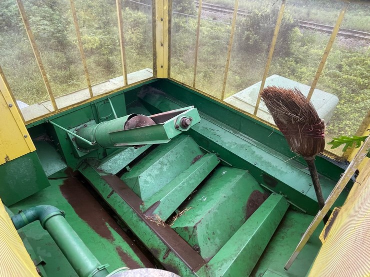 john-deere-4420-image-37