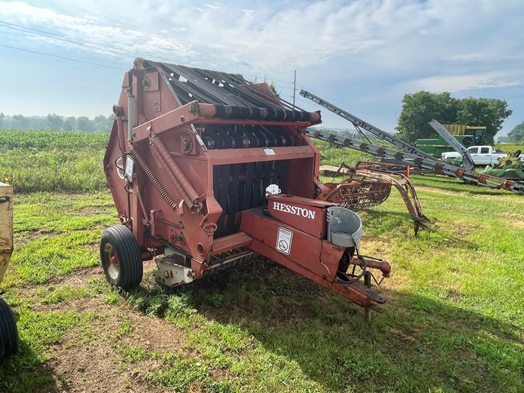 hesston-5500-image-3