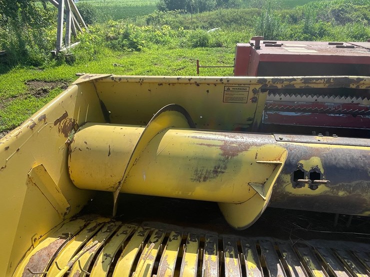 new-holland-880-image-14