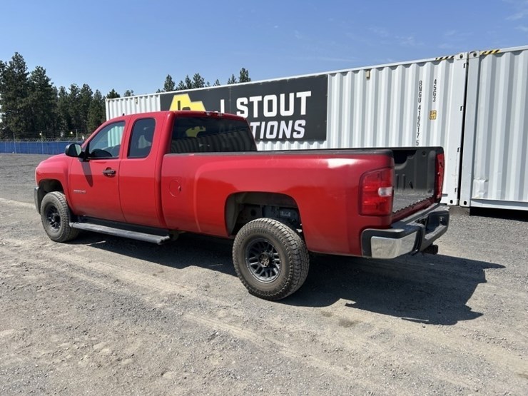 2010-chevrolet-silverado-2500-image-3