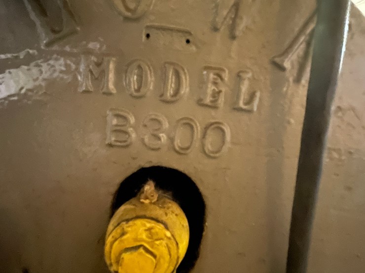 #4001-•-lown-model-b300-industrial-power-roller-image-9