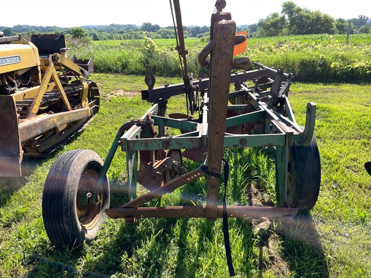 #2095-•-john-deere-620a-plow-image-10