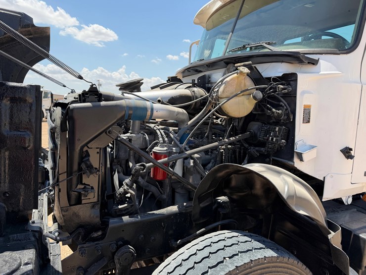 2004-troxell-130bbl-image-18