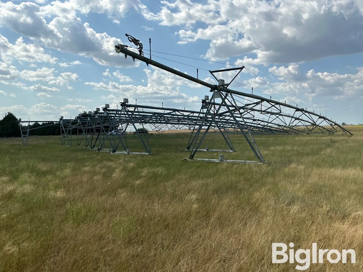valley-8000-9-tower-pivot-image-1