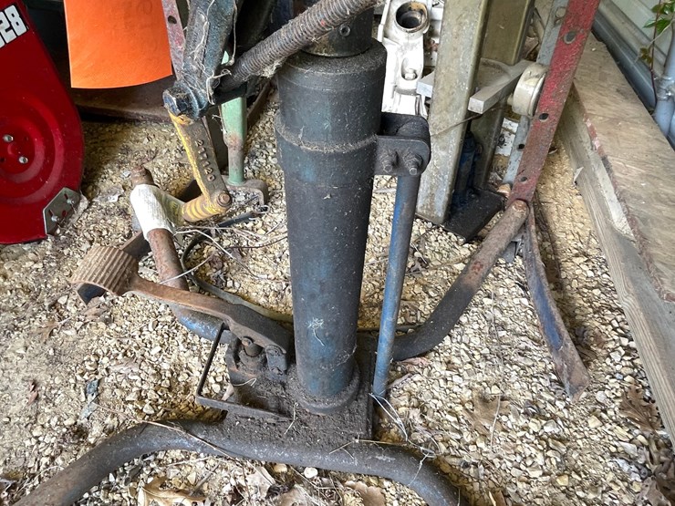 #3319-•-hydraulic-stand-on-wheels-image-12