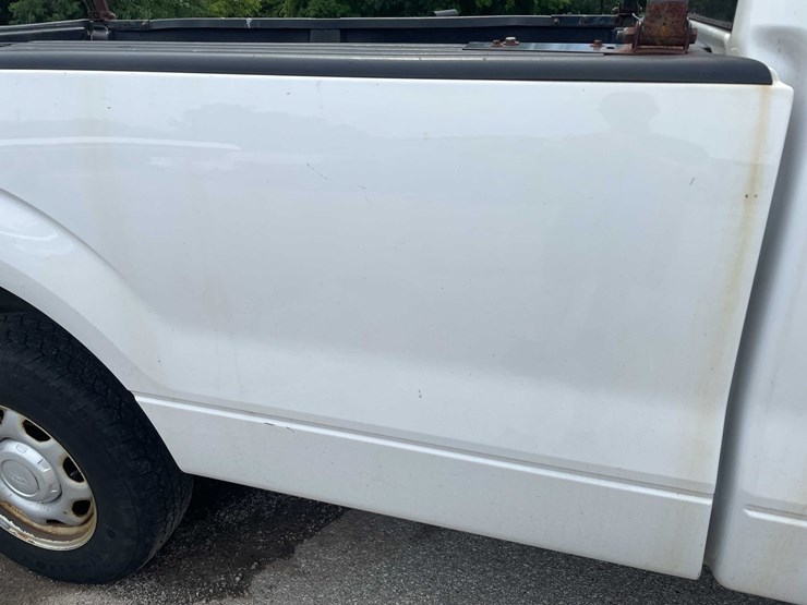 2014-ford-f150-xl-image-22