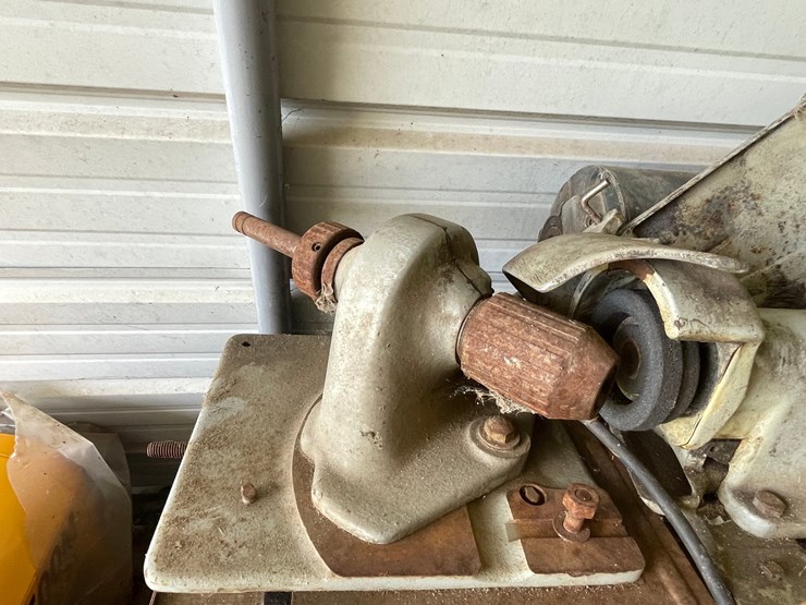 #3329-•-stoux-valve-face-grinding-machine-and-rolling-metal-tool-box-image-9