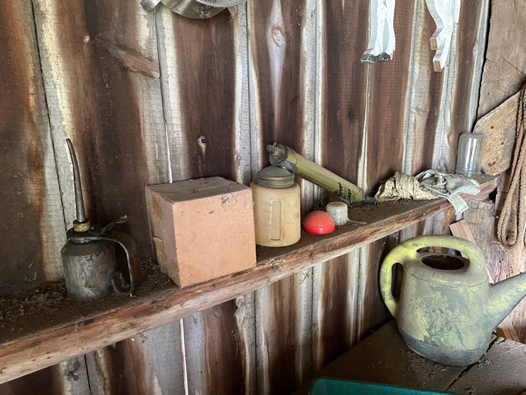 #2317-•-contents-of-wall-and-bench-image-6
