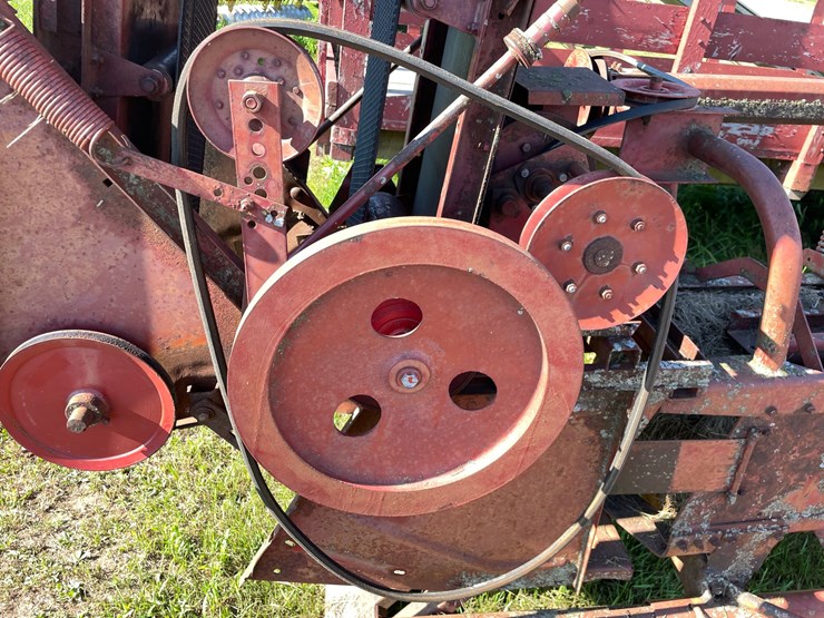 new-holland-315-image-11