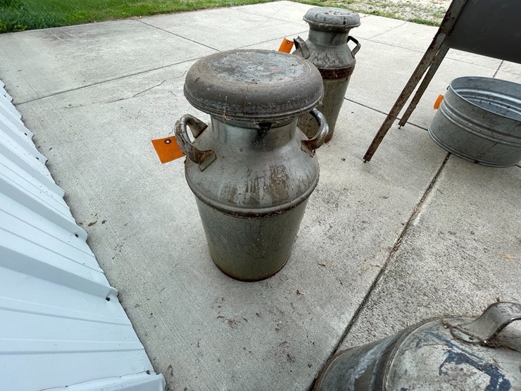 #2311-•-superior-milk-can-with-lid-image-4