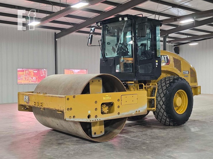2022-caterpillar-cs56b-image-1