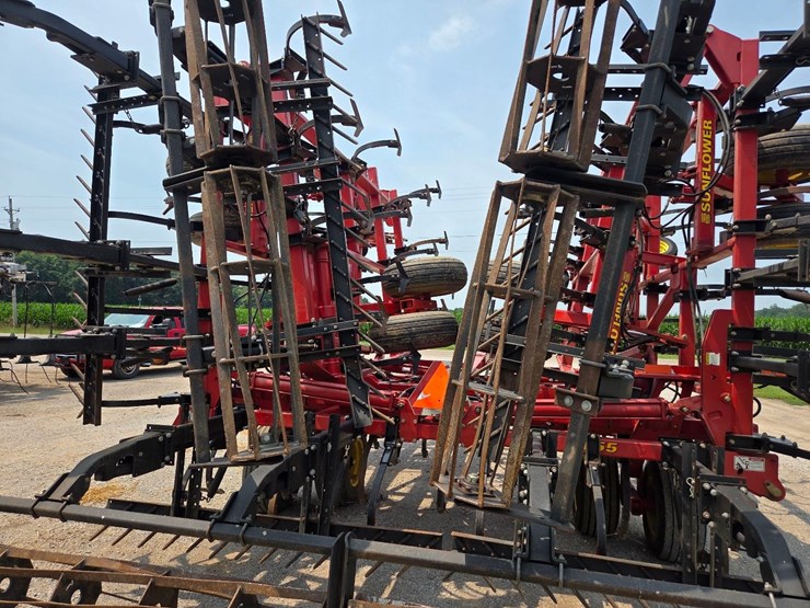 44'-sunflower-5055-44-field-cultivator-image-37
