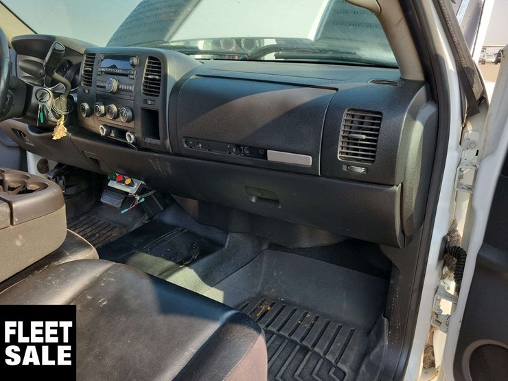 2013-chevrolet-silverado-3500hd-lt-image-45