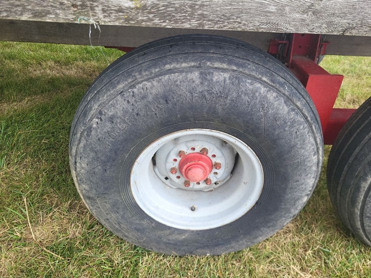 gehl-970-silage-wagon-w/gehl-tandem-axle-running-gear-image-24