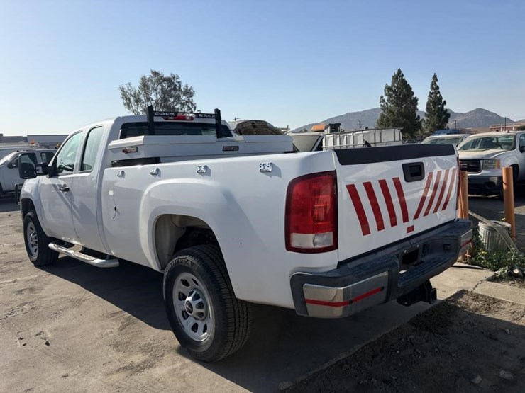 2012-gmc-sierra-3500-image-4