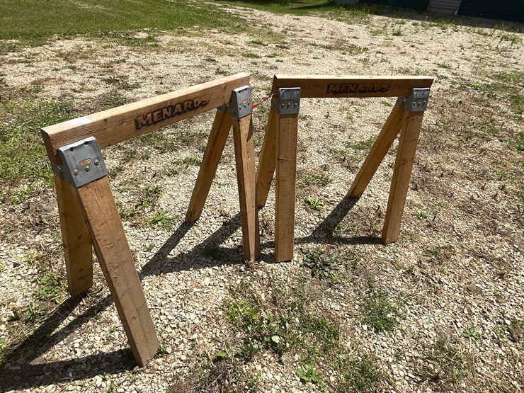#3337-•-(2)-menards-wood-sawhorses-image-3
