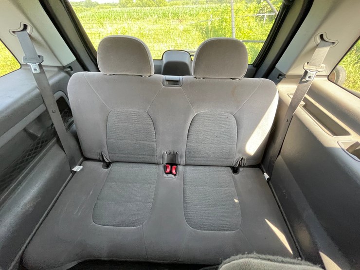 2005-ford-explorer-image-23