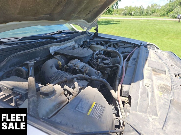 2015-chevrolet-silverado-2500hd-image-15