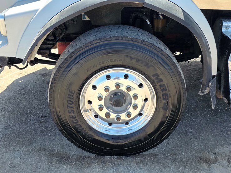 2015-kenworth-t800-image-15