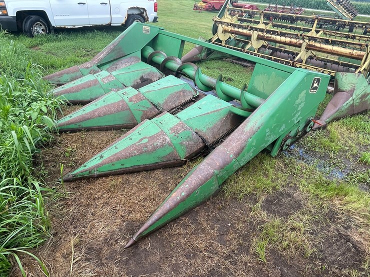 #1935-•-john-deere-(4)-row-corn-head-image-1