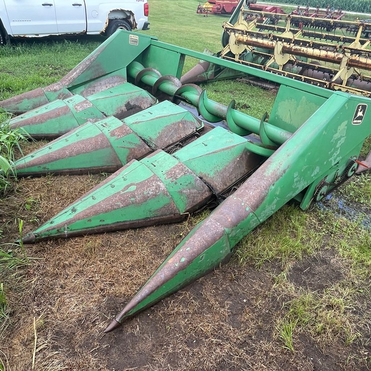 #1935 • John Deere (4) Row Corn Head
