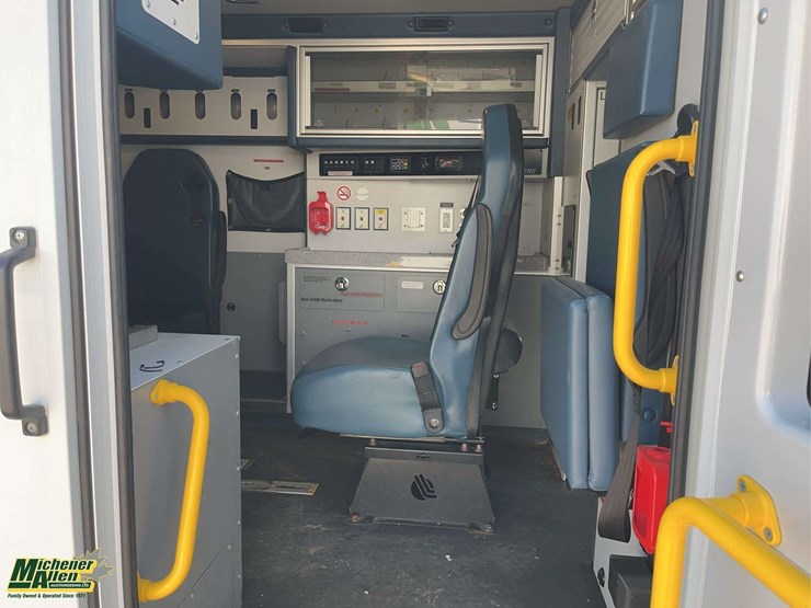2017-chevrolet-express-s/a-ambulance-image-20