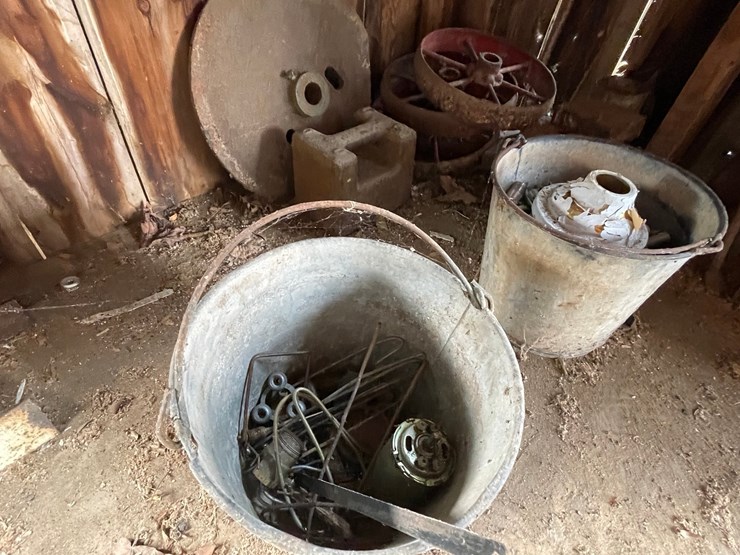 #2336-•-everything-under-workbench-image-12