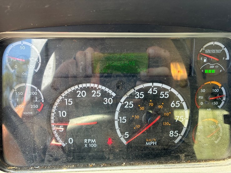 #9941-•-2017-freightliner-m2-box-truck-image-13
