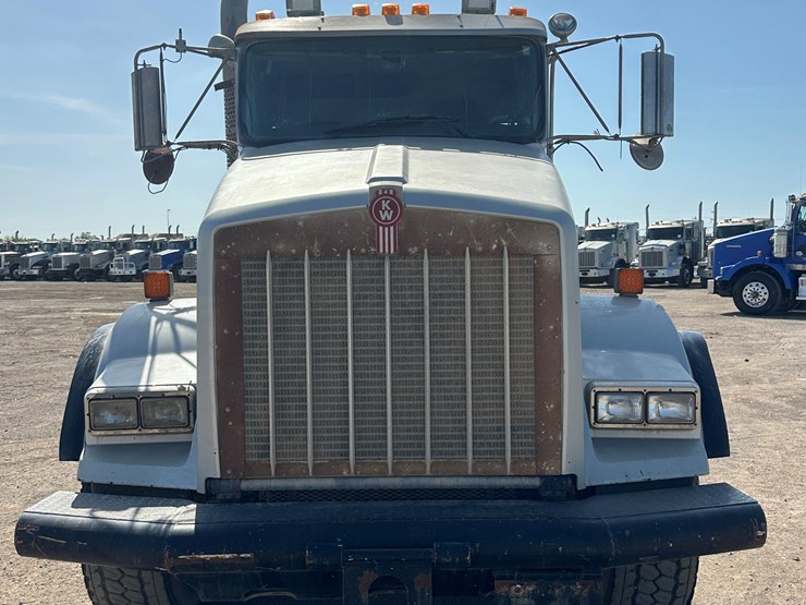 2012-kenworth-t800-image-3