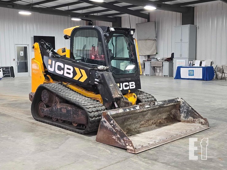 2021-jcb-3ts-8t-image-2