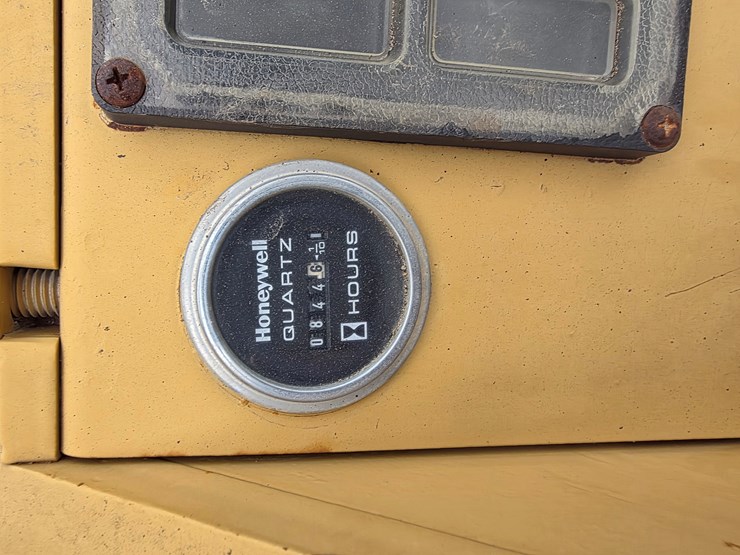 2013-caterpillar-c4.4-image-18