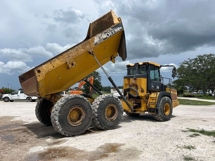 deere-260e-image-3