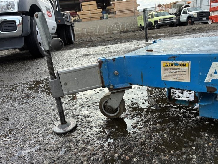 1995-genie-amp-30-man-lift-image-6