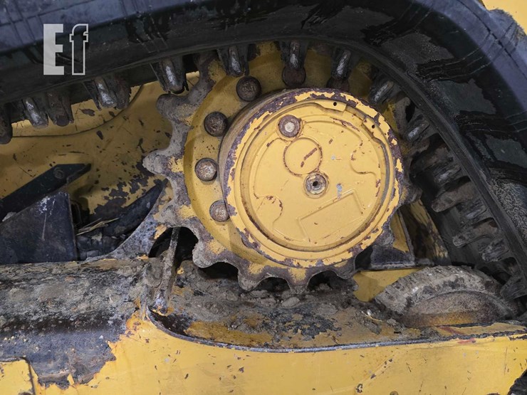 2015-caterpillar-259d-image-30