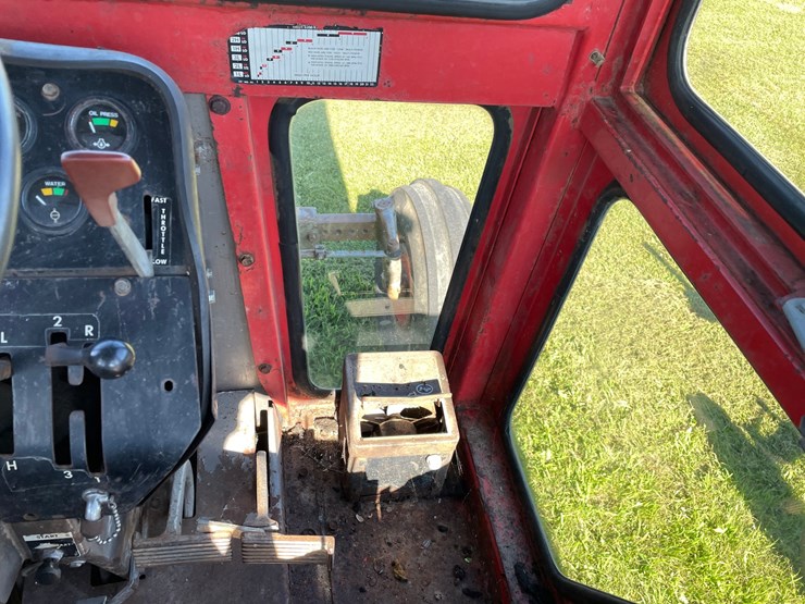 massey-ferguson-1085-image-40