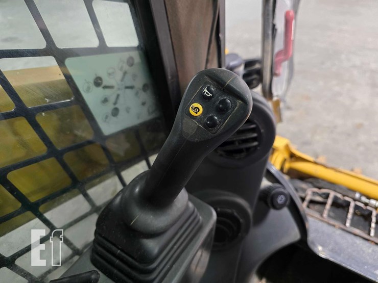 2022-caterpillar-259d3-image-16
