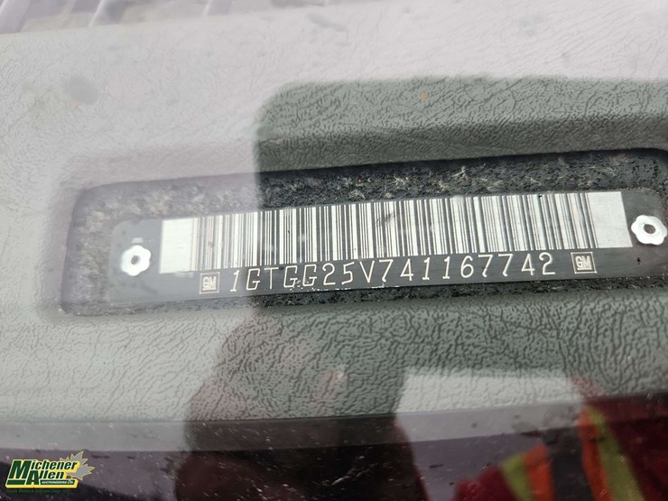 2004-gmc-2500-image-35