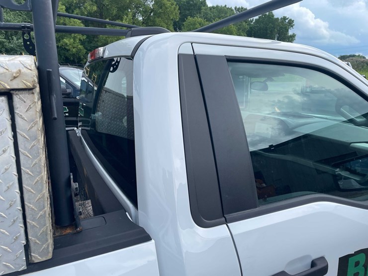 2023-ford-f150-xl-image-22