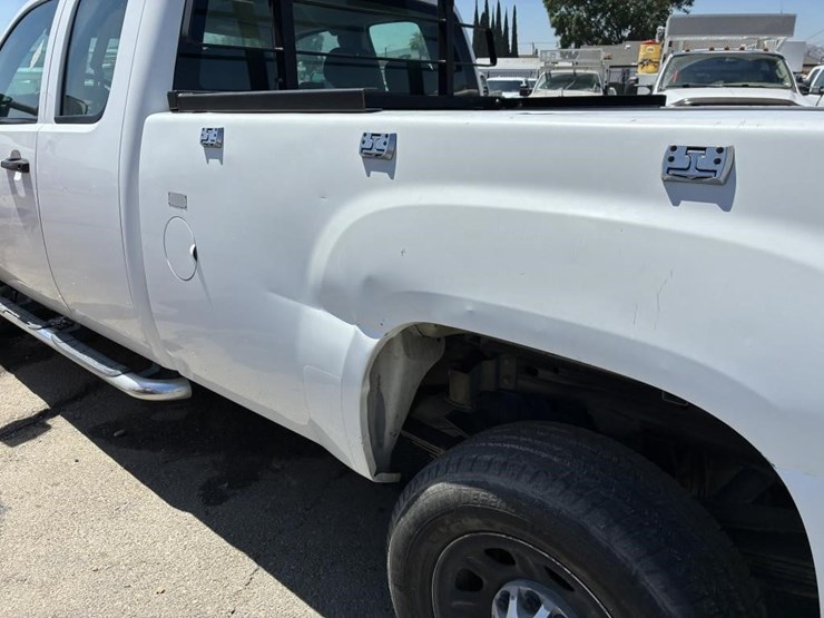 2012-gmc-sierra-3500-image-5