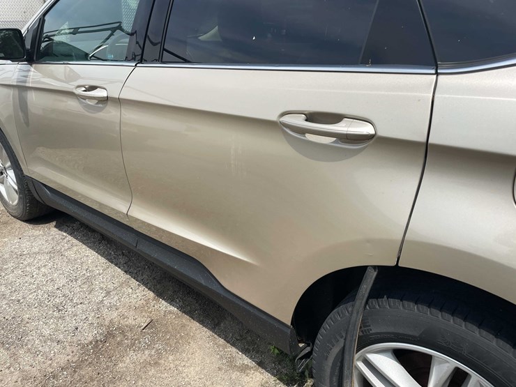 2018-ford-edge-sel-image-36