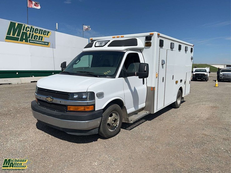 2017-chevrolet-express-s/a-ambulance-image-1
