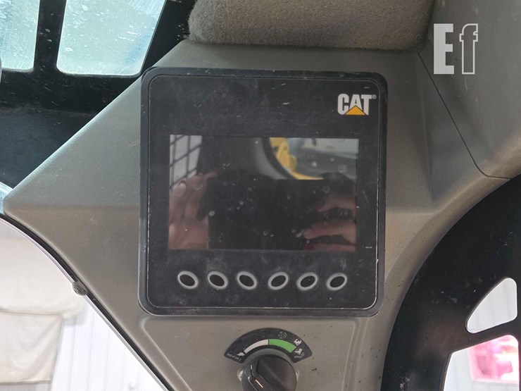 2022-caterpillar-259d3-image-21