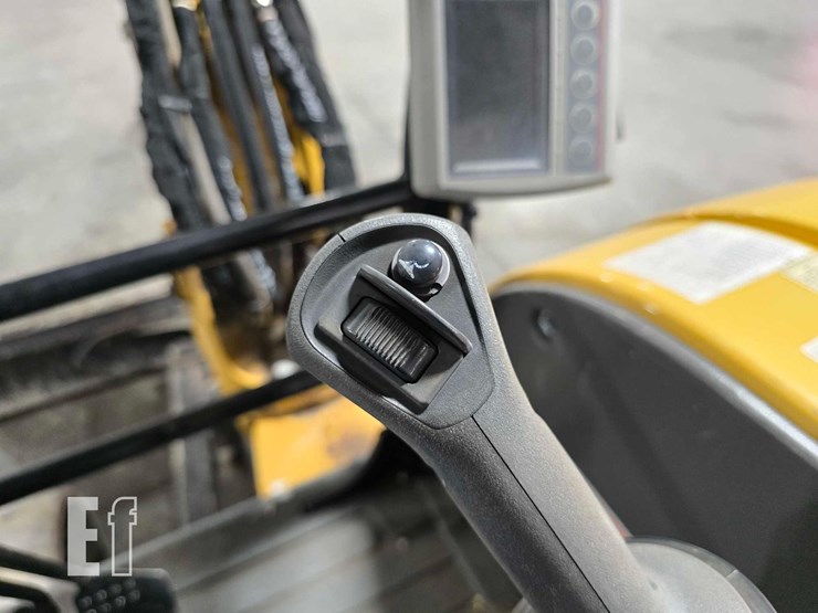 2019-caterpillar-305e2-cr-image-22