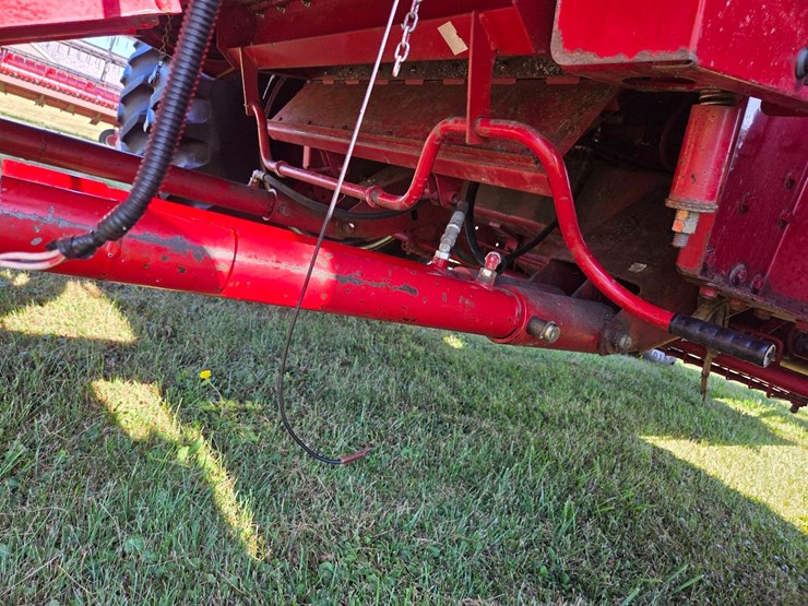 cih-2388-axial-flow-combine-image-16