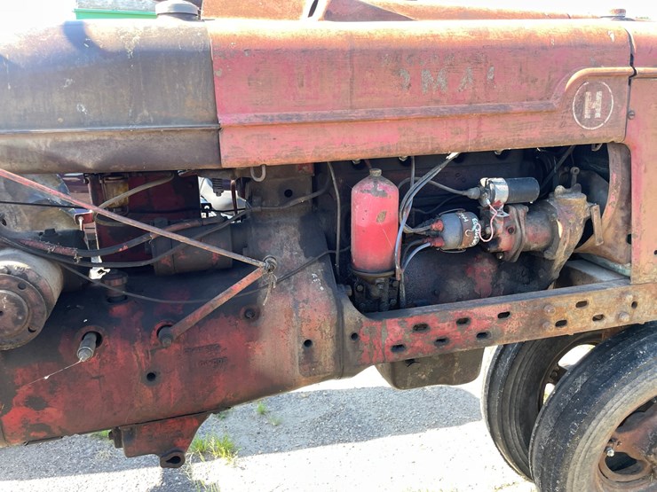 #1021-•-farmall-h-tractor-image-38